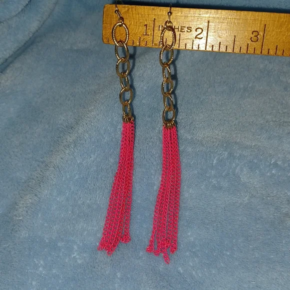 Barbie pink 💗 tassel earrings. - Picture 2 of 3